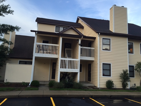 Closest condo to ND Stadium on Ivy Court