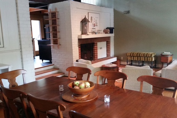 3 Bdrm. w/Fireplace + Organic Donuts