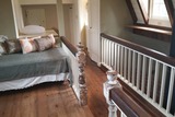Catwalk daybed