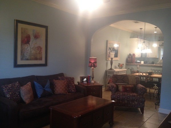 Cozy Two Bedroom Condo Close to Campus