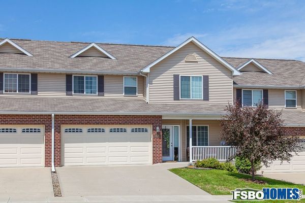 Great New Townhouse close to Highway