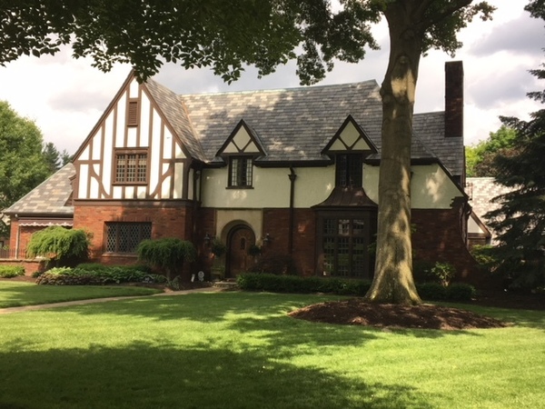 Beautiful Tudor with pool