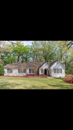 Beautiful spacious home with giant yard