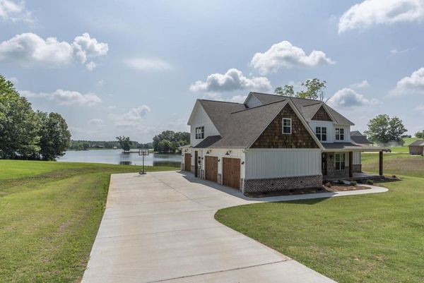 Lake front home 4 miles from the stadium