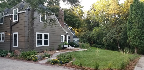 Historic family home - Walk to the game!