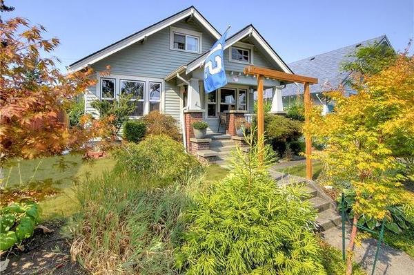 Beautiful Craftsman near the Tacoma Dome