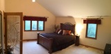 Master bedroom queen bed 2