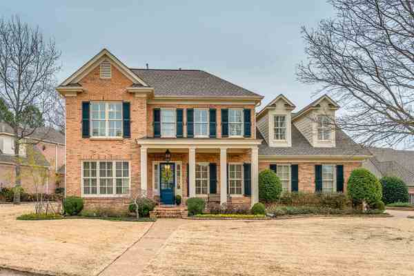 Southwind Retreat | Steps to Clubhouse