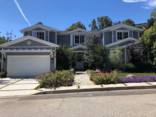 Exclusive home on Brentwood Cul-de-sac!