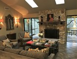 Living room 4
