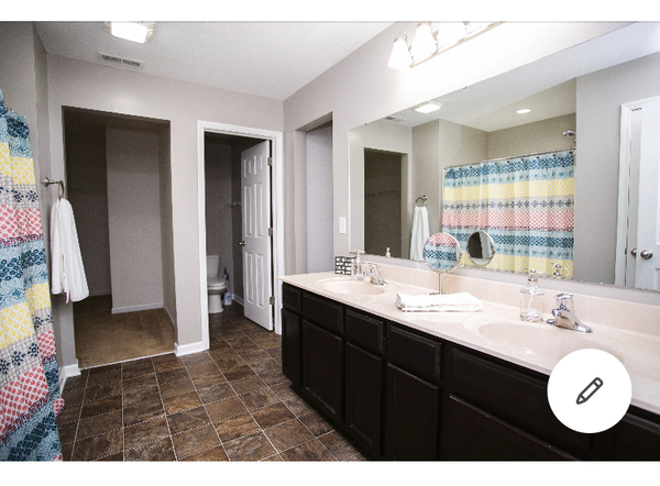 Enormous home 5 min from Grand Park