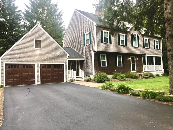 Large Family Home on Quiet, Dead End St.
