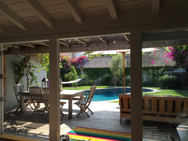 Beautiful 3 bed with pool close to beach