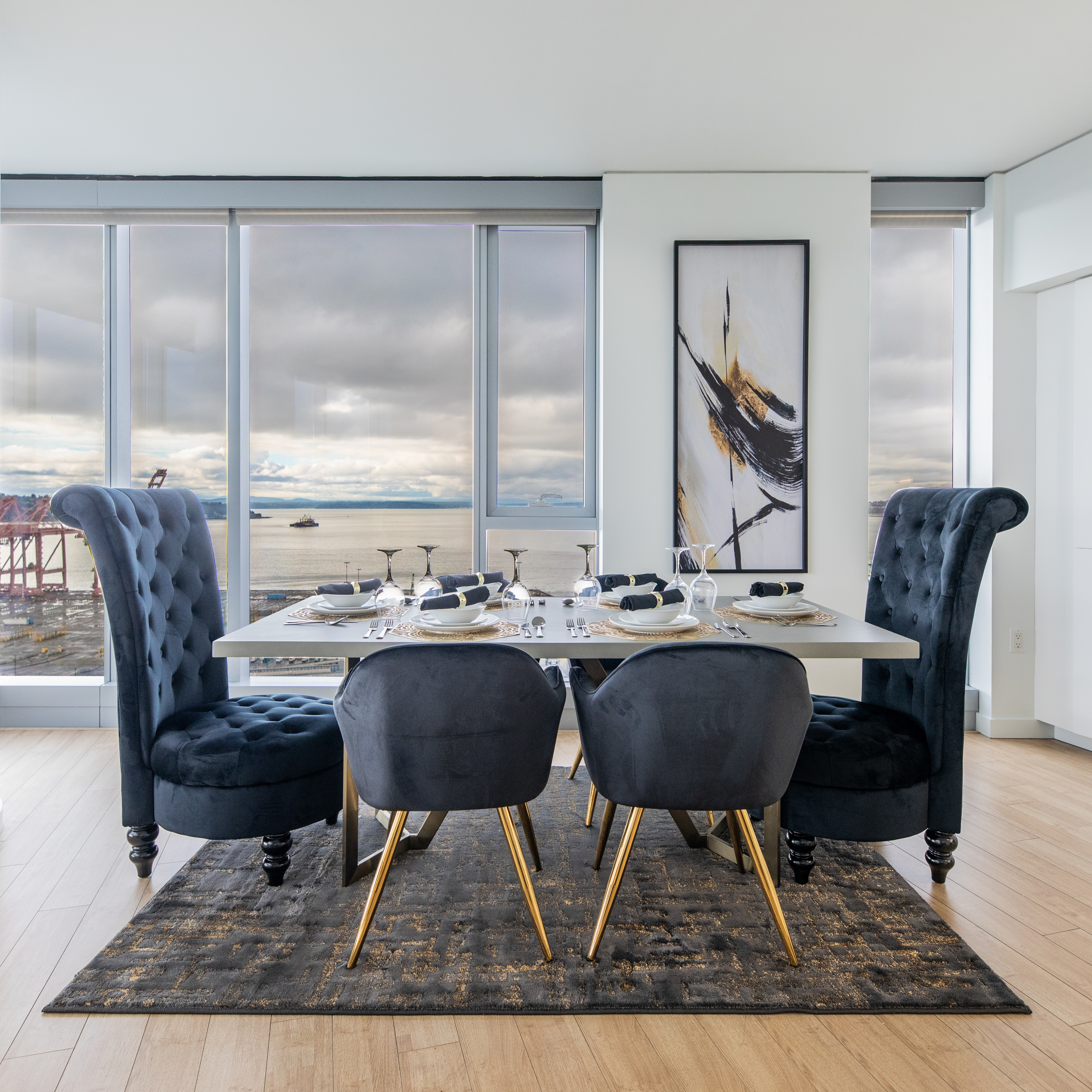 Dining1crop