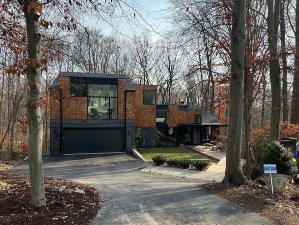 Newly Renovated Modern Tree House
