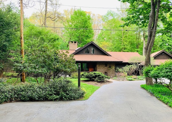 One of a Kind Private 3400 Sq Ft Ranch 