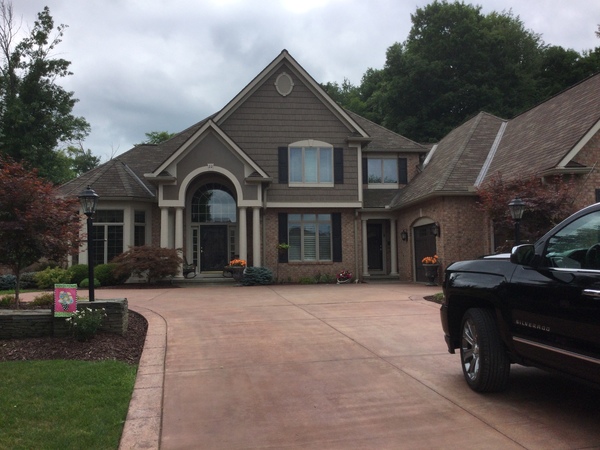 Beautiful home private setting
