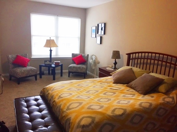 Minutes to Big House - GREAT 3 BED CONDO