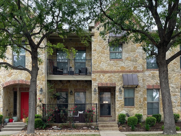 1.5 miles from Byron Nelson golf course