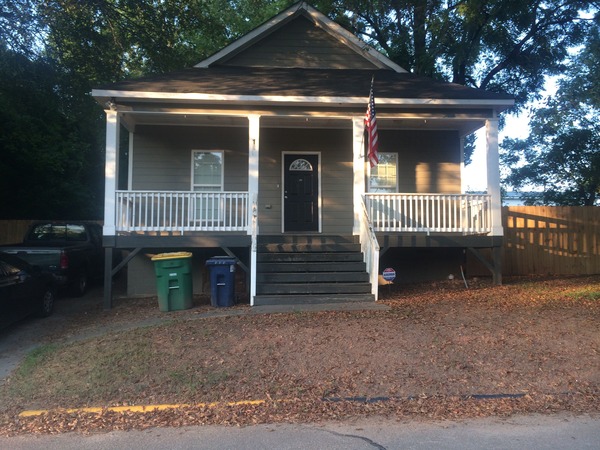 Family home just minutes from downtown!