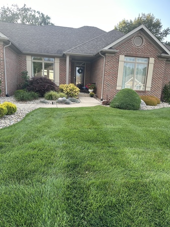 ELEGANT SPACIOUS  MINUTES FROM CAMPUS