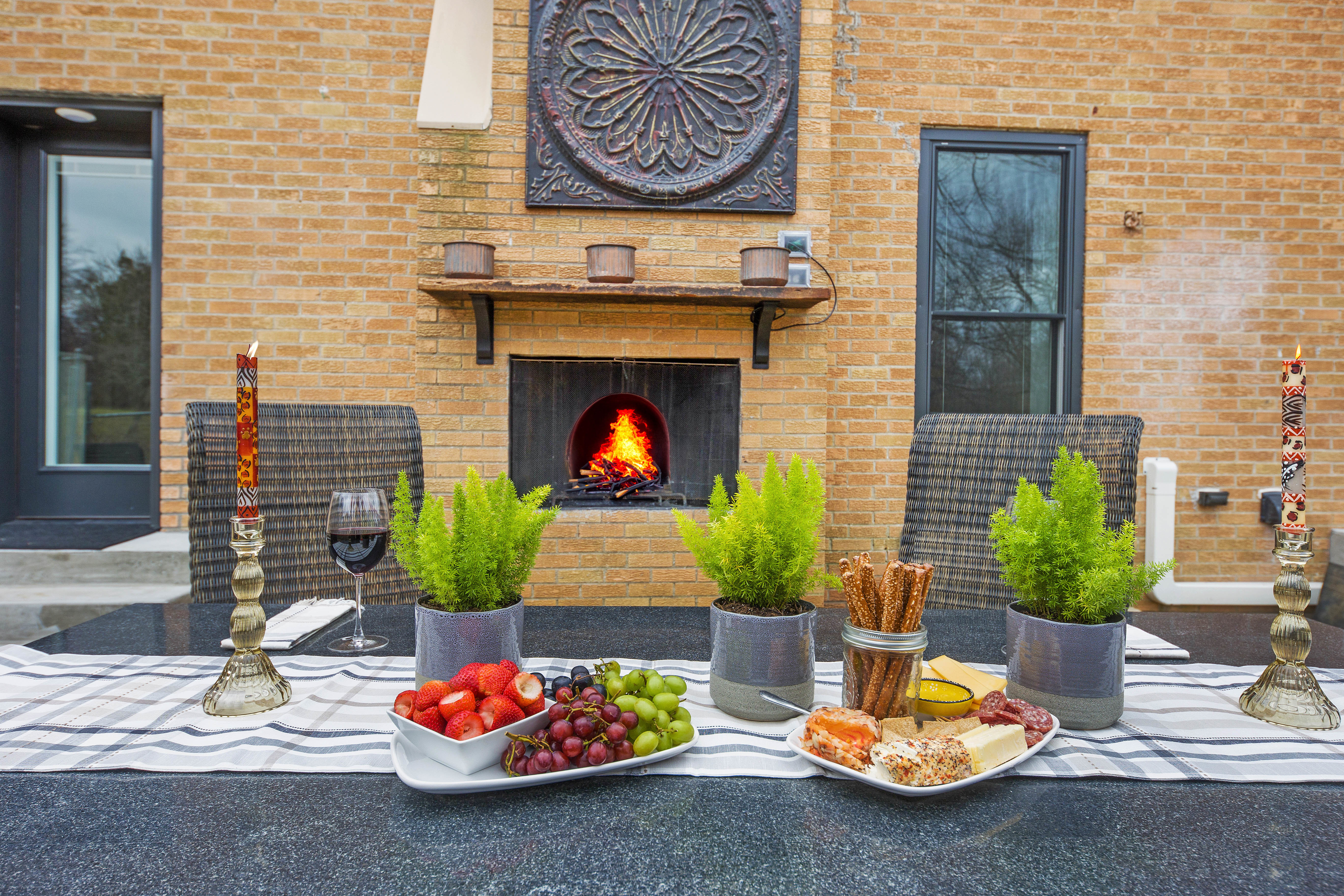 Outdoor dining  3