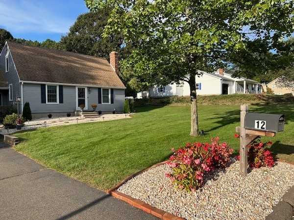 Beautiful 3 Bedroom Cape 