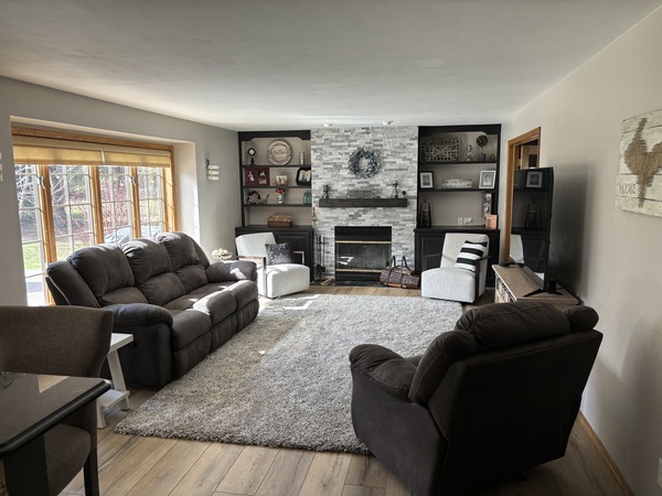 Spacious home minutes from Hwy 41