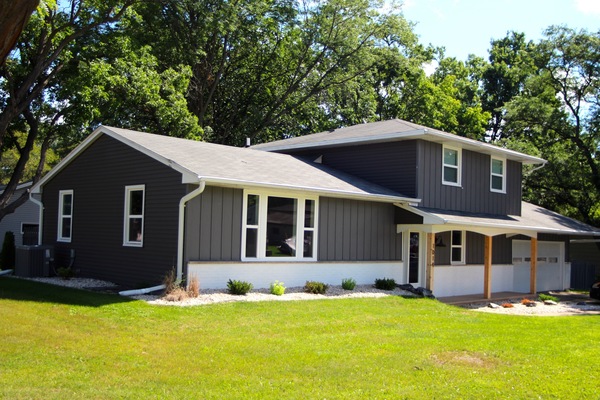Spacious, modern home perfect for fans