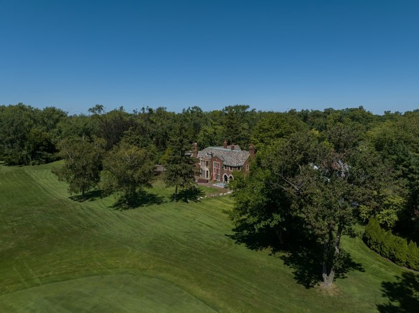 The Rose: Restored Estate on Golf Club