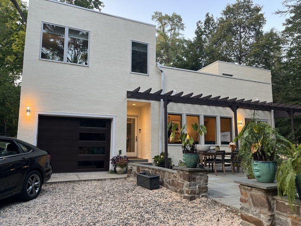 Convenient modern 3Br  charmer