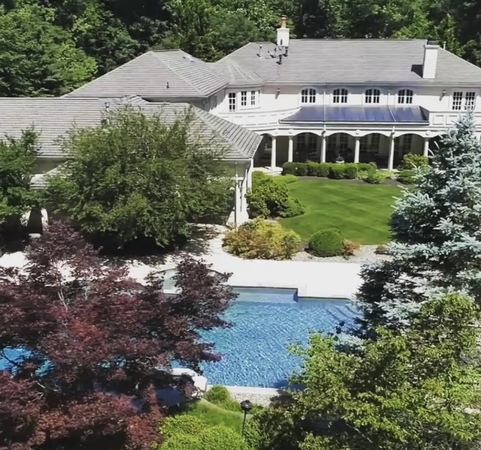 Private Mansion- 13 mins fiddlers elbow