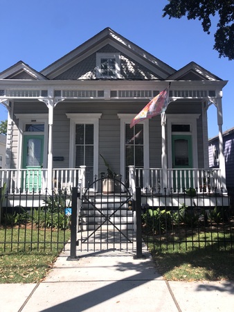 Renovated Apartment near St. Charles Ave