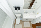 Full bath 4