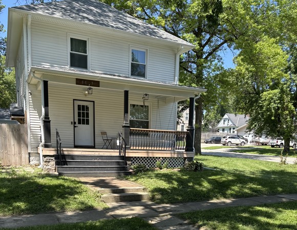 3-bedroom House between Lincoln & Omaha