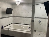 Master bath tub 