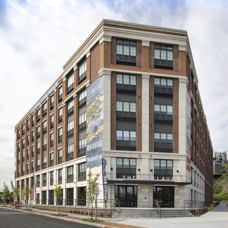 HUB IN JERSEY CITY CLOSE TO GAMES
