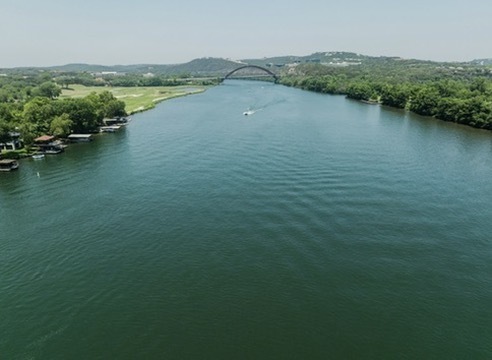4 BR Lake Austin Home Behind the Green!