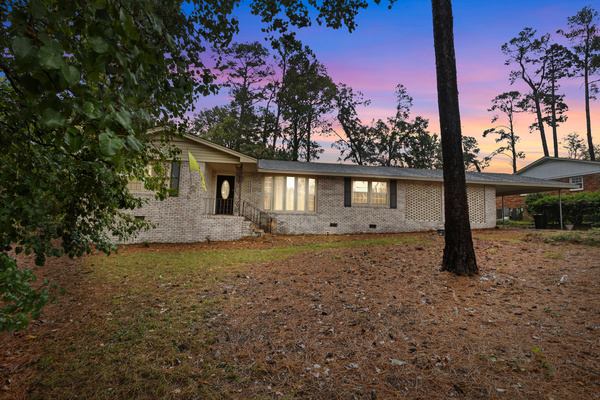 Walk to Masters! Spacious & Modern 4bd