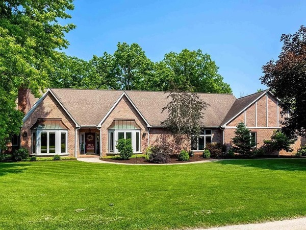 Great Home- Quiet Moline Location