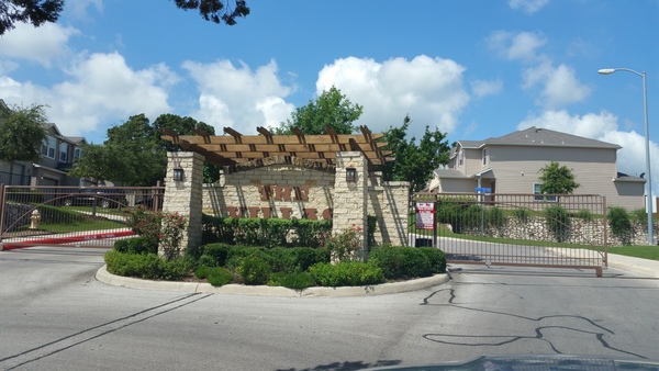 Perfect Townhouse - Ready for Game Time!