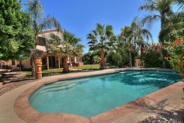 Family friendly with gorgeous backyard