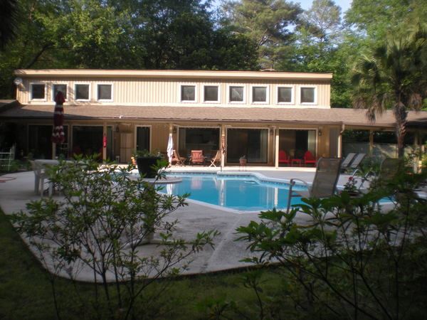 Spacious Newly Furnished Pool House